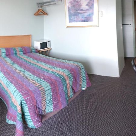 Cochrane Chimo Motel מראה חיצוני תמונה