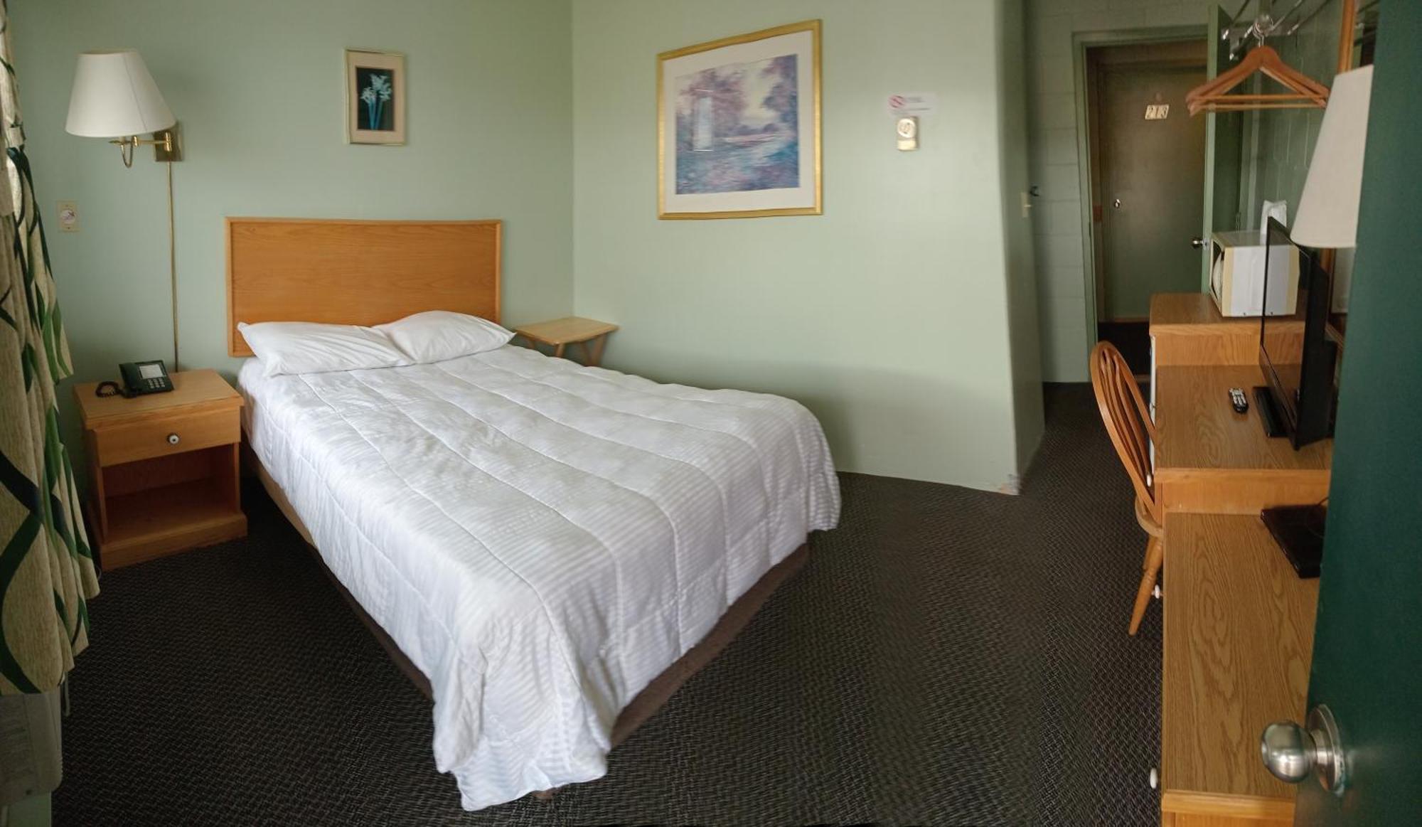 Cochrane Chimo Motel מראה חיצוני תמונה