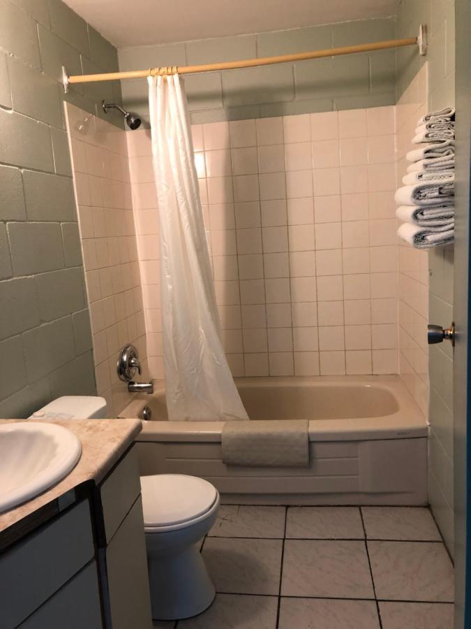 Cochrane Chimo Motel מראה חיצוני תמונה