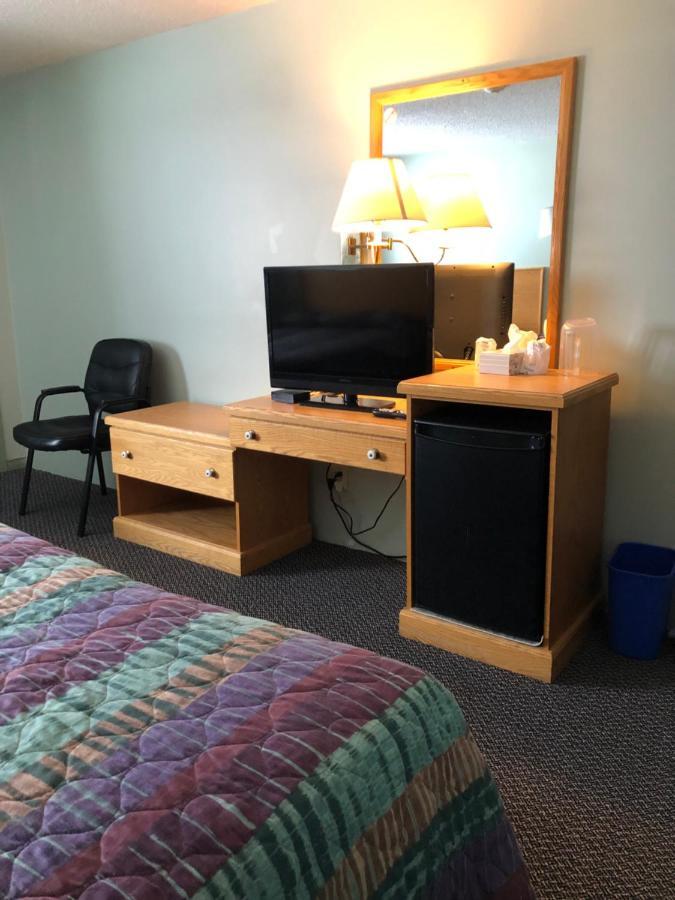 Cochrane Chimo Motel מראה חיצוני תמונה