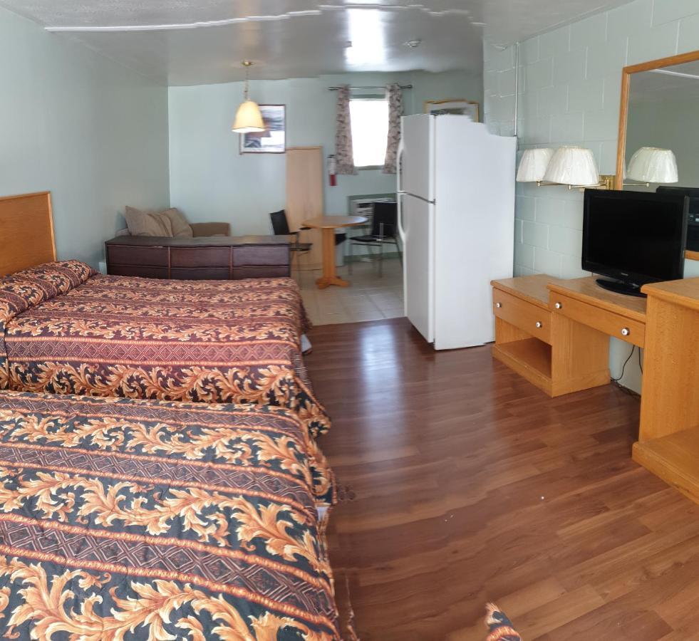 Cochrane Chimo Motel מראה חיצוני תמונה