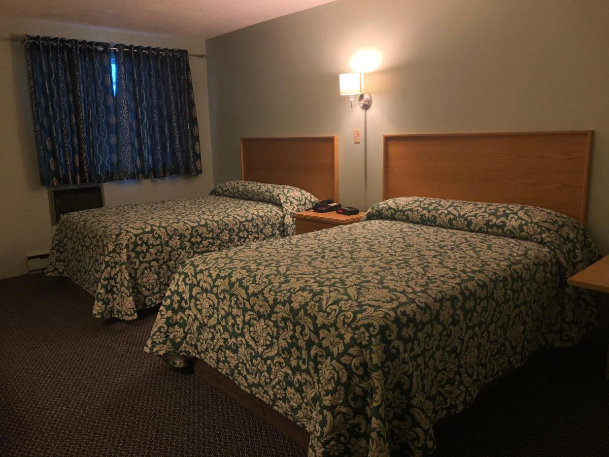 Cochrane Chimo Motel מראה חיצוני תמונה