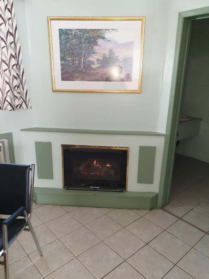 Cochrane Chimo Motel מראה חיצוני תמונה