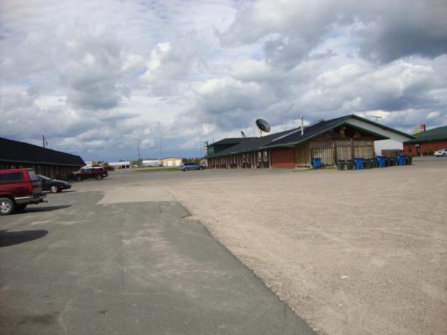 Cochrane Chimo Motel מראה חיצוני תמונה