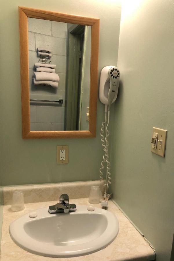 Cochrane Chimo Motel מראה חיצוני תמונה