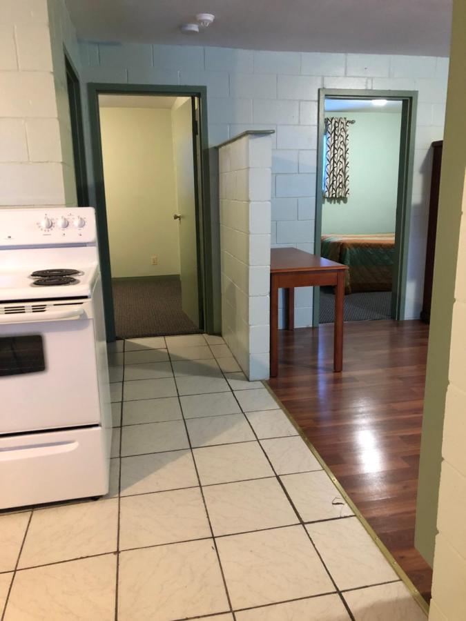 Cochrane Chimo Motel מראה חיצוני תמונה