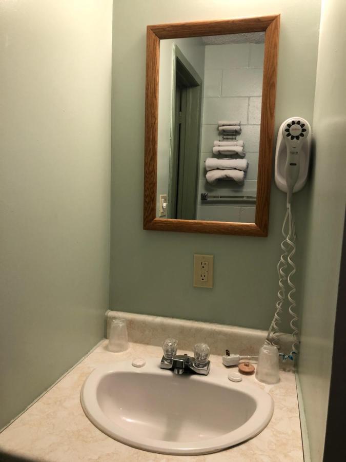 Cochrane Chimo Motel מראה חיצוני תמונה