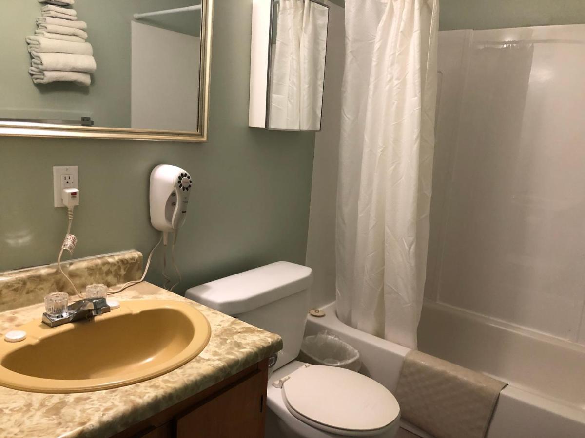 Cochrane Chimo Motel מראה חיצוני תמונה
