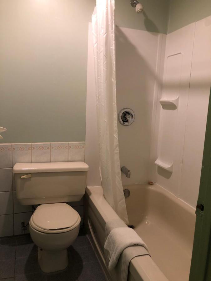 Cochrane Chimo Motel מראה חיצוני תמונה