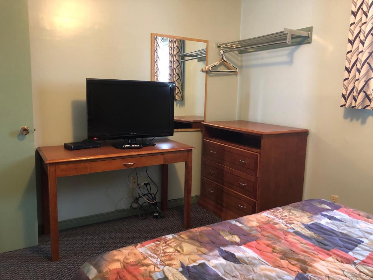 Cochrane Chimo Motel מראה חיצוני תמונה