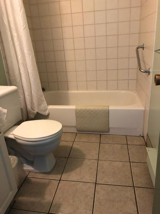 Cochrane Chimo Motel מראה חיצוני תמונה