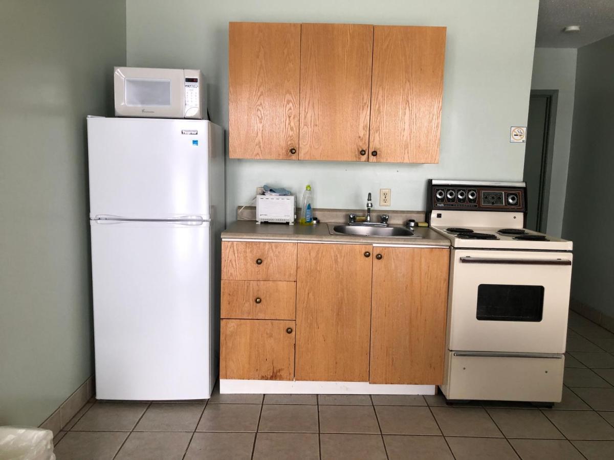 Cochrane Chimo Motel מראה חיצוני תמונה
