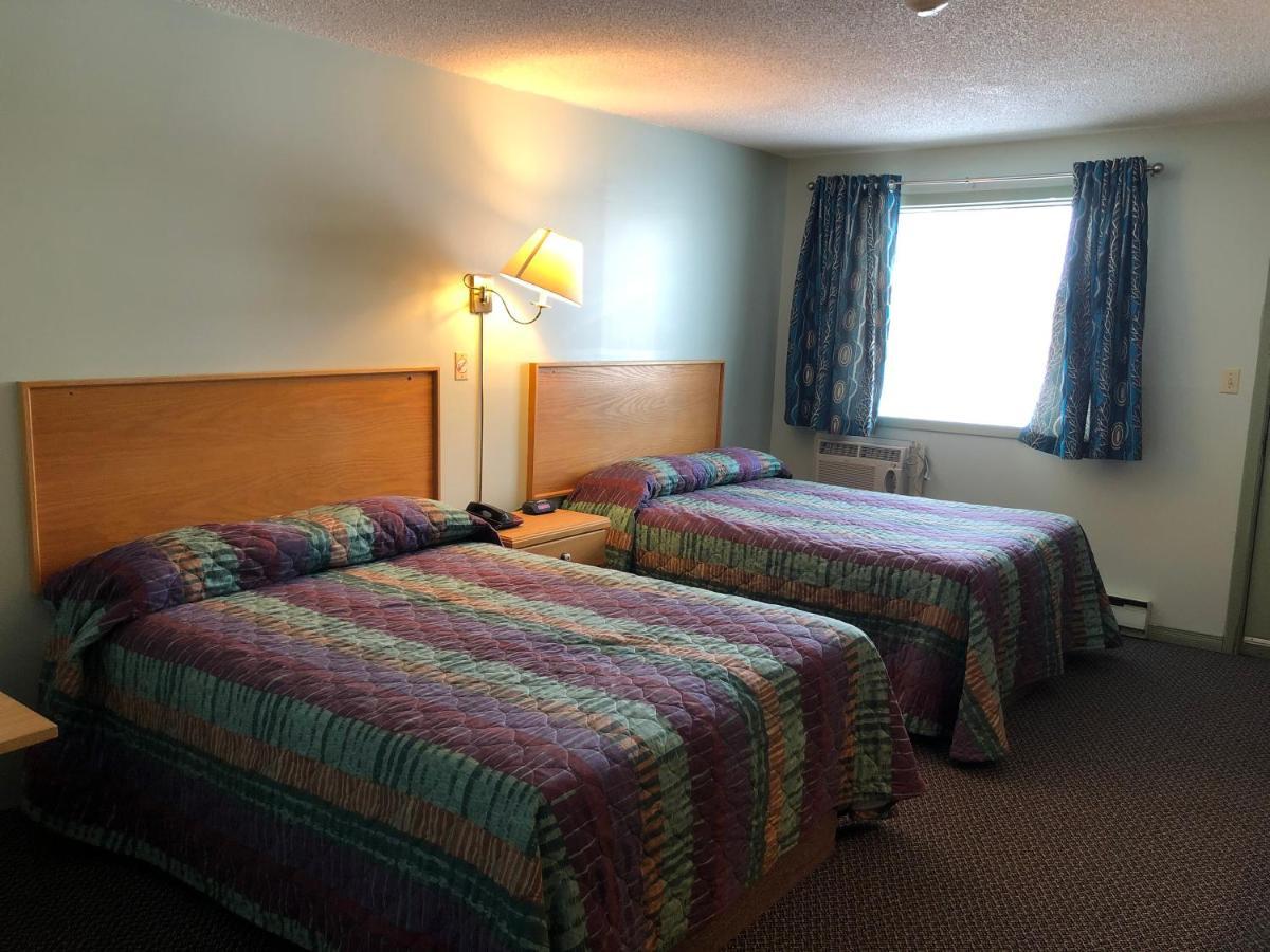 Cochrane Chimo Motel מראה חיצוני תמונה