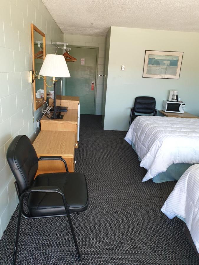 Cochrane Chimo Motel מראה חיצוני תמונה