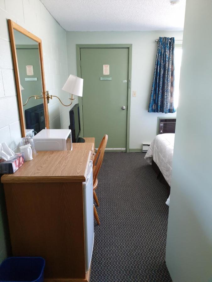 Cochrane Chimo Motel מראה חיצוני תמונה